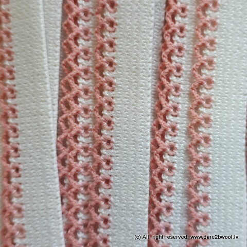 Dekoratīva apakšveļas gumija balta ar rozīgu apdari, platums 10mm