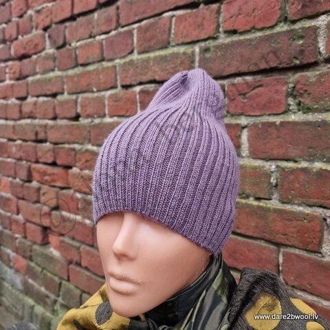 Rievota adījuma cepure violetā krāsā