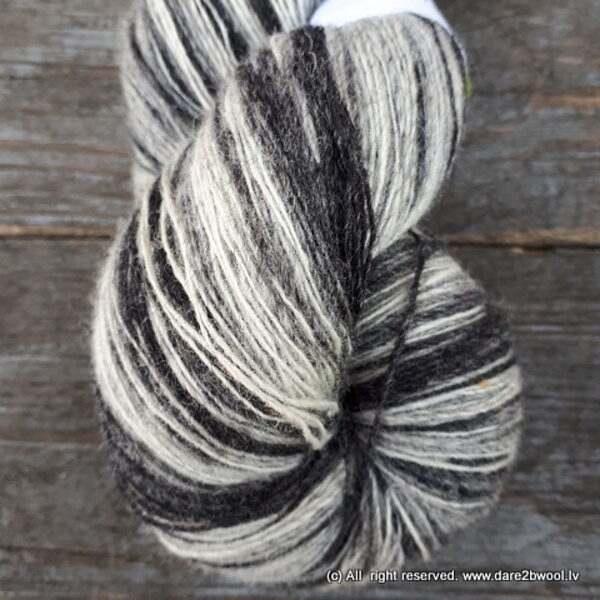 BLACK-WHITE 8/1 AADE LONG